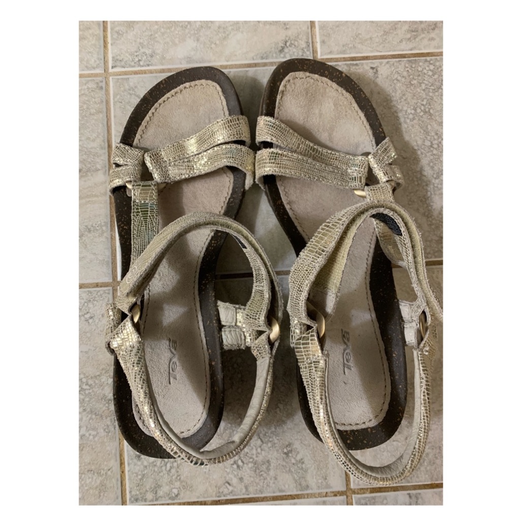 Gently used Teva Sandal Gold Wedge Ysidro Size 7